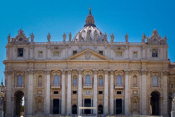 Majestic St. Peter's Basilica: Vatican Facade